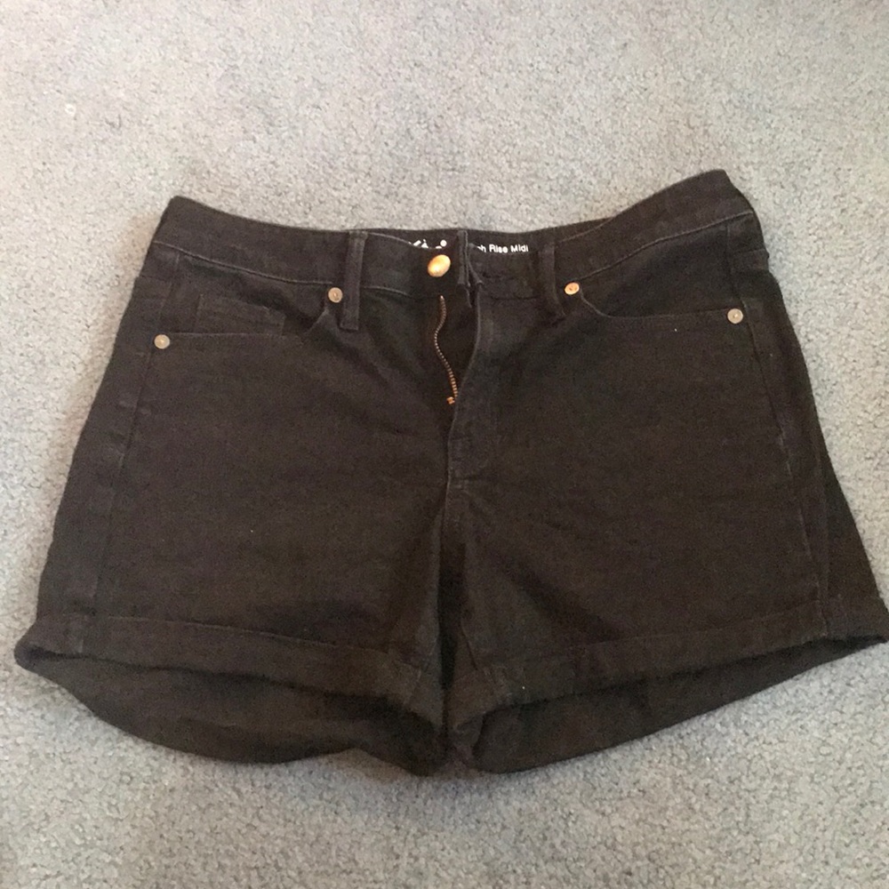 High wasted black jean shorts